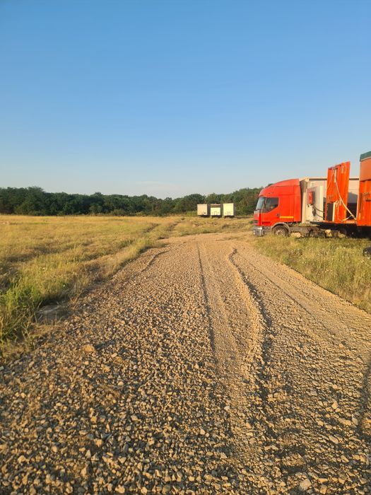 Teren 2 parcele intravilan 680m fiecare Metro Carcea lângă strada