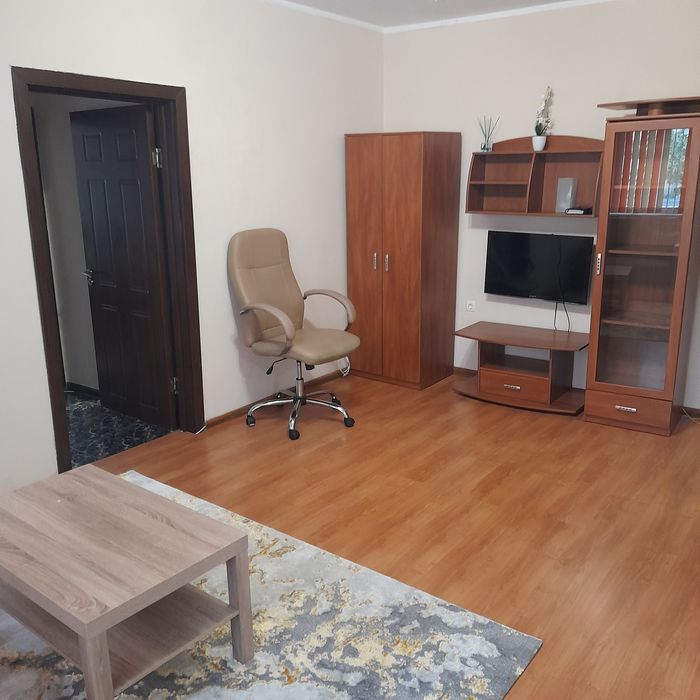 Тристаен апартамент под наем