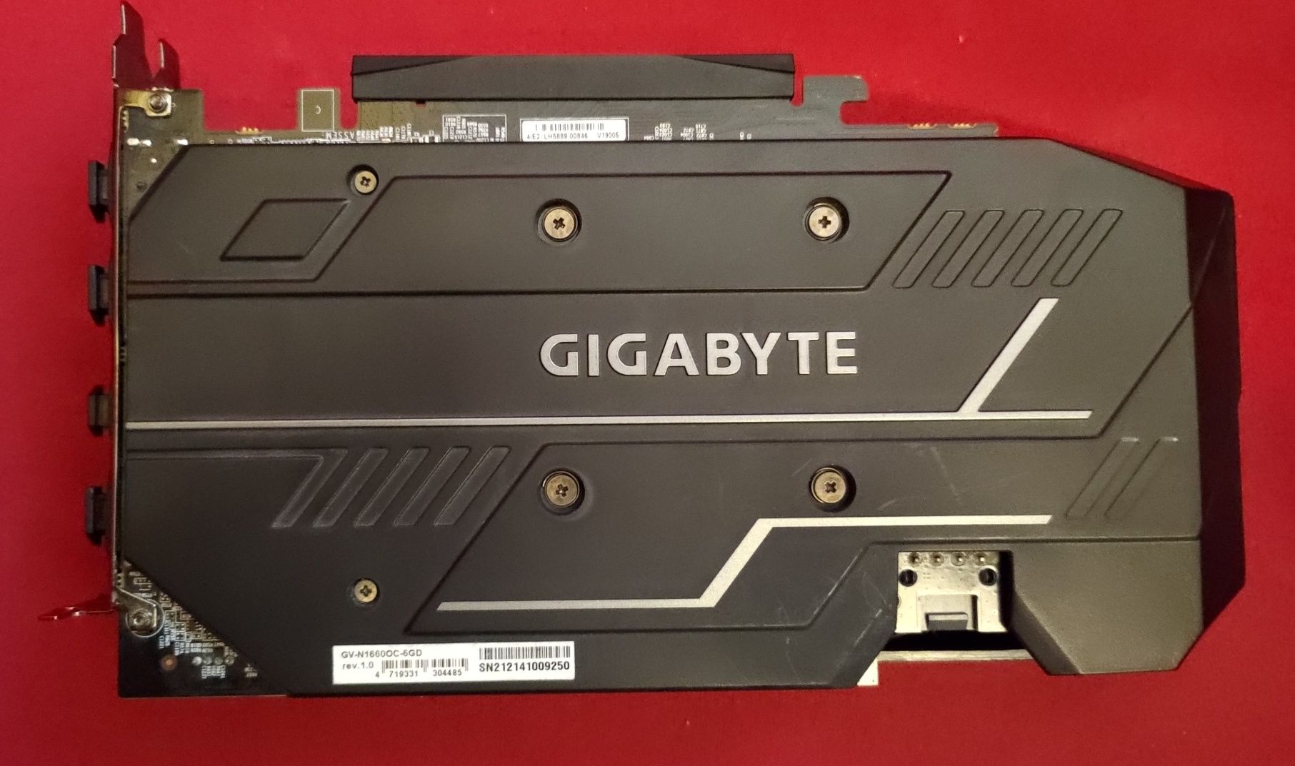 Видеокарта Gigabyte GeForce GTX 1660 OC с 6GB графична памет