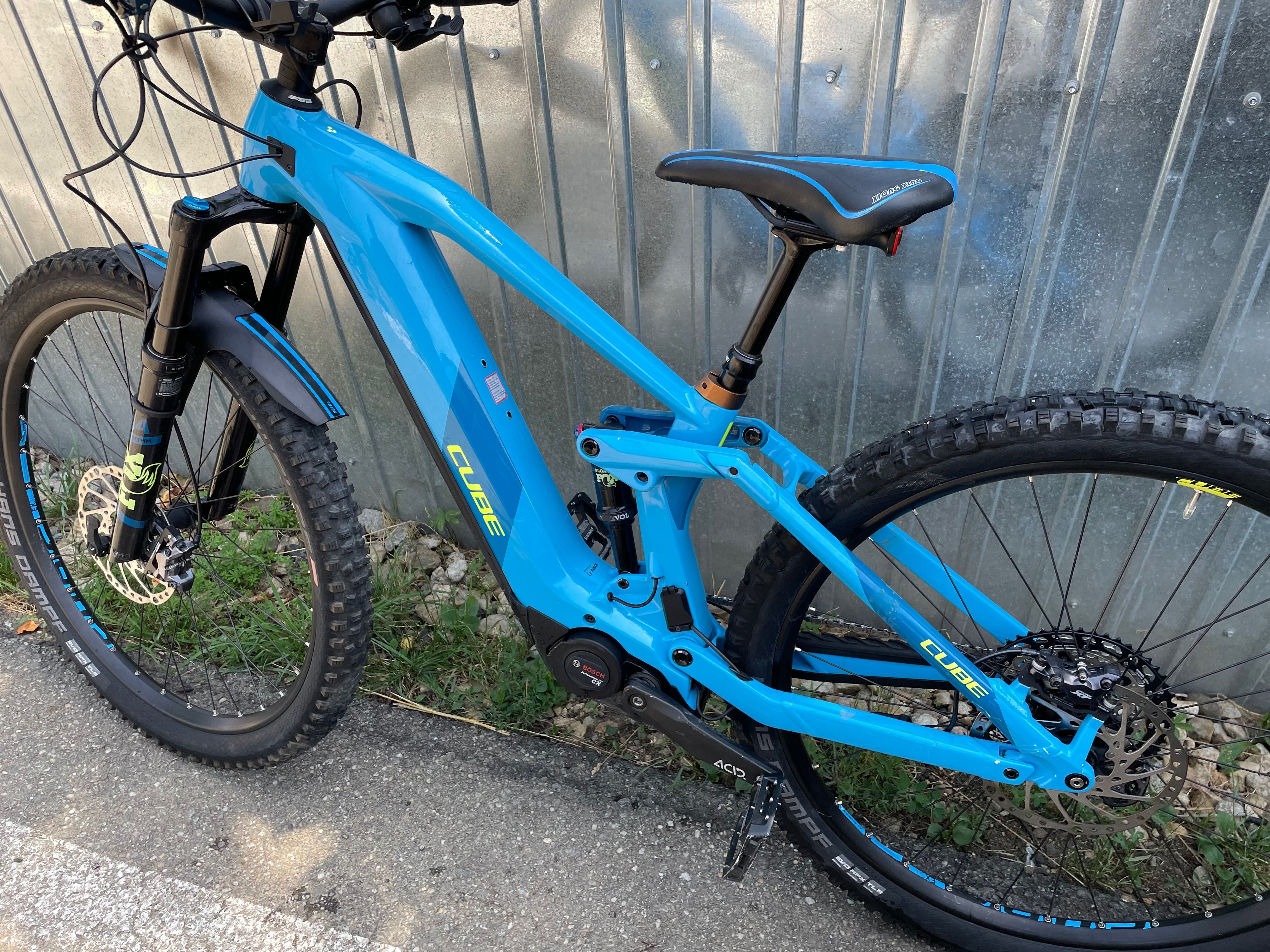 Bicicletă electrică full Suspension Cube Bosch CX