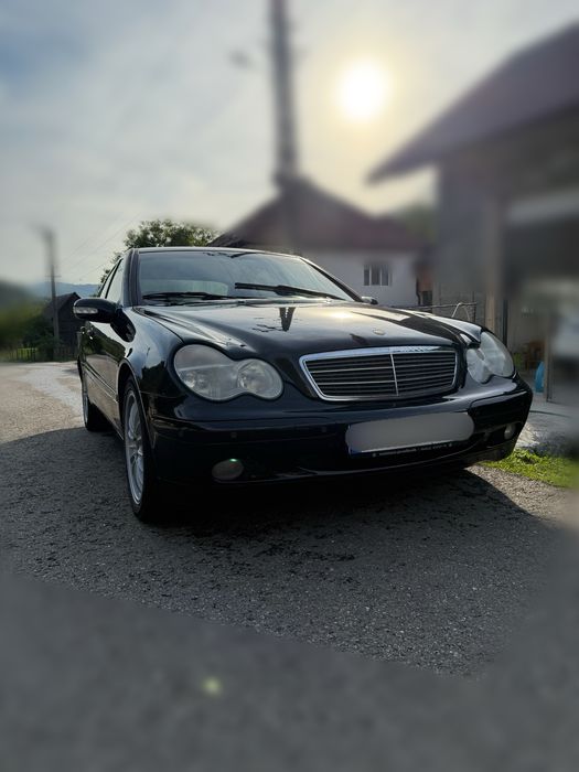 Mercedes-Benz C-Class W203 - 2.2 CDI / Manuală