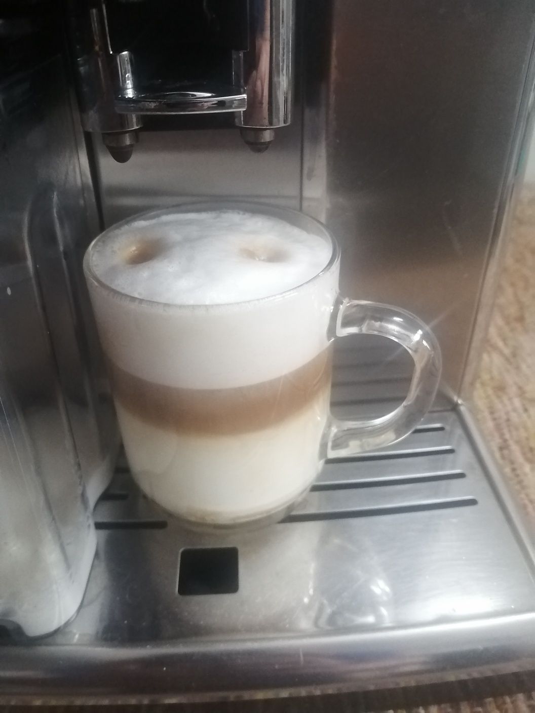 Expresor cafea boabe și măcinată SAECO incanto cu cana de lapte