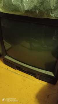 Телевизор большой старого образца