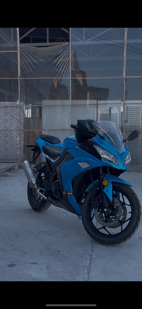 Kawasaki ninja blue
