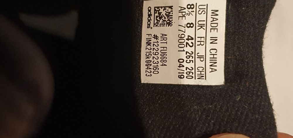 Adidași YEEZY Boost 700 V2