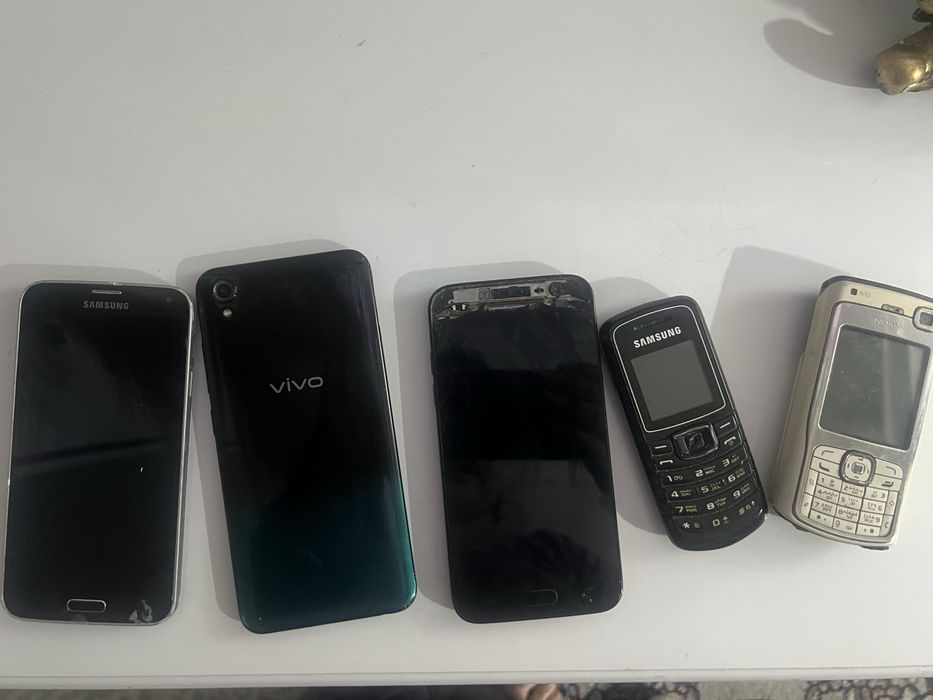 Телефоны на запчасти