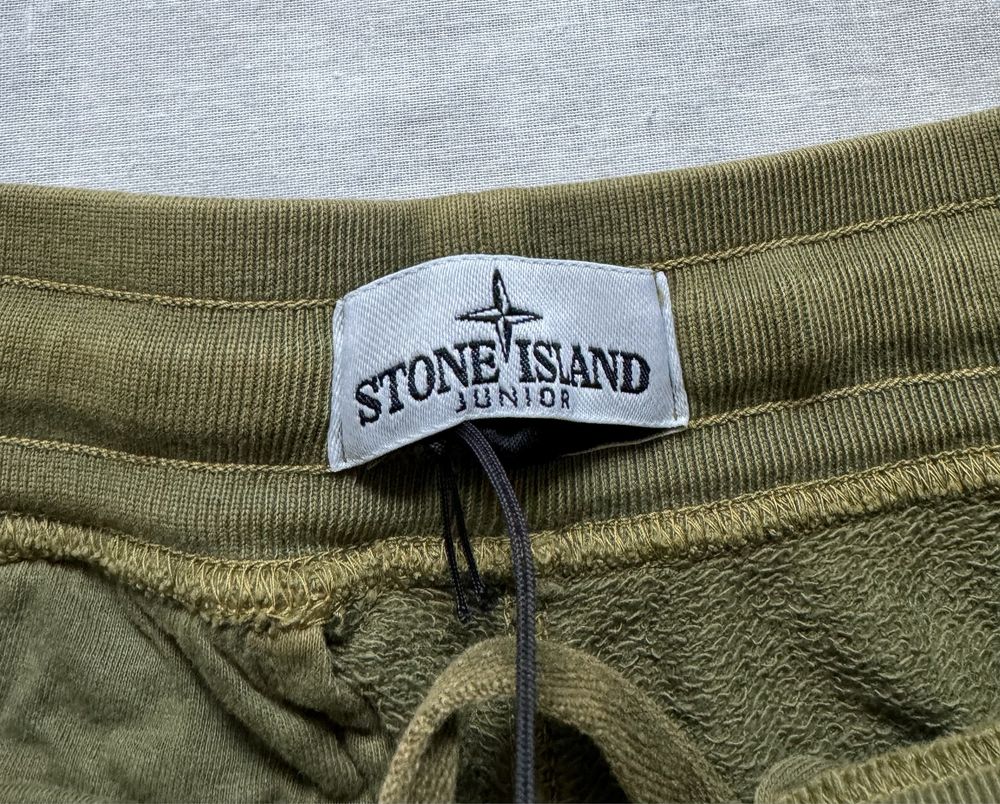Stone Island,pantaloni scurți copii,NOI,măr.8 ani(128 cm)