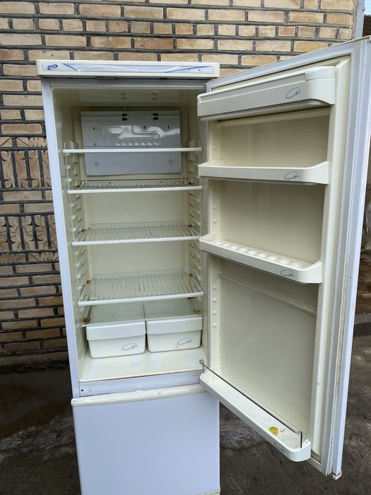 Продаётся холодильник 2 камерный хорошим состоянии