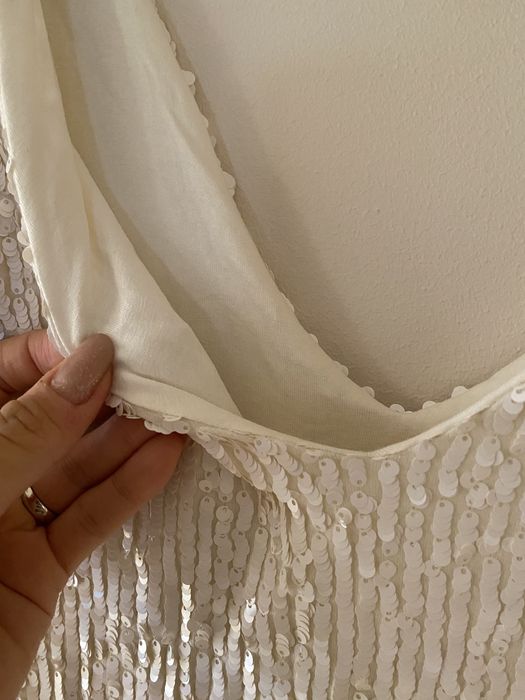 Rochie paiete albe