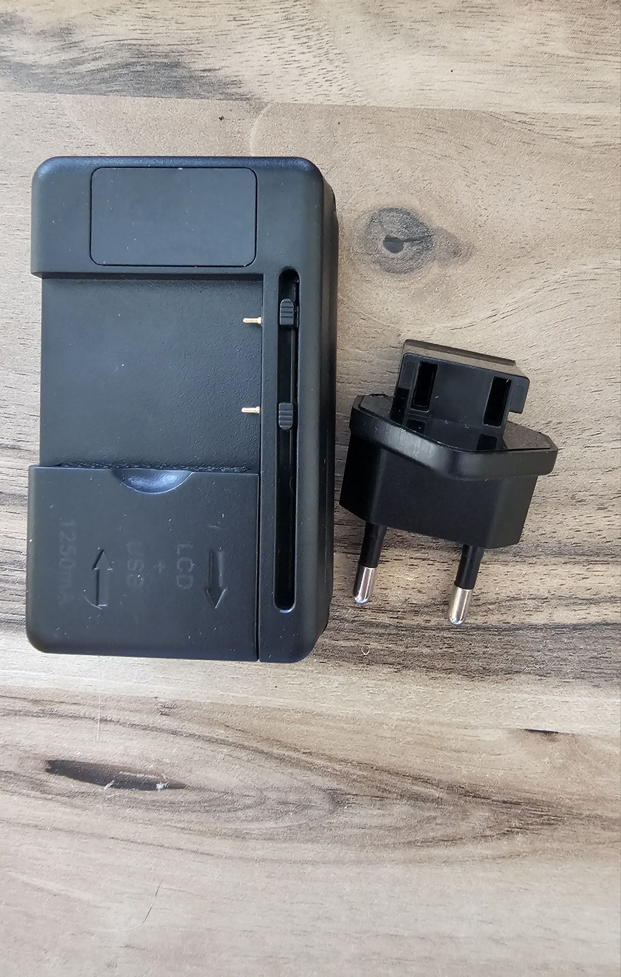 Универсално зарядно за батерии LCD SS-5 с дисплей и USB вход