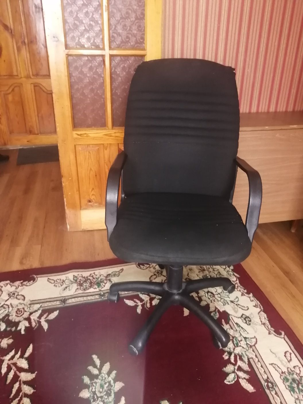 продаётся компьютерное кресло