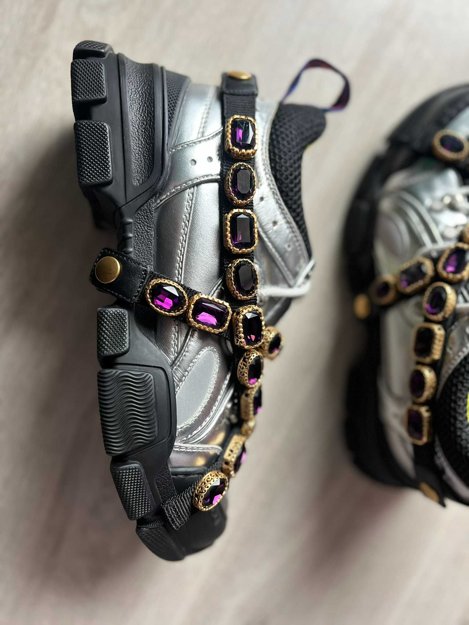 Pantofi sport Gucci Flashtrek cu accesorii bijuterie – mărimea 38+