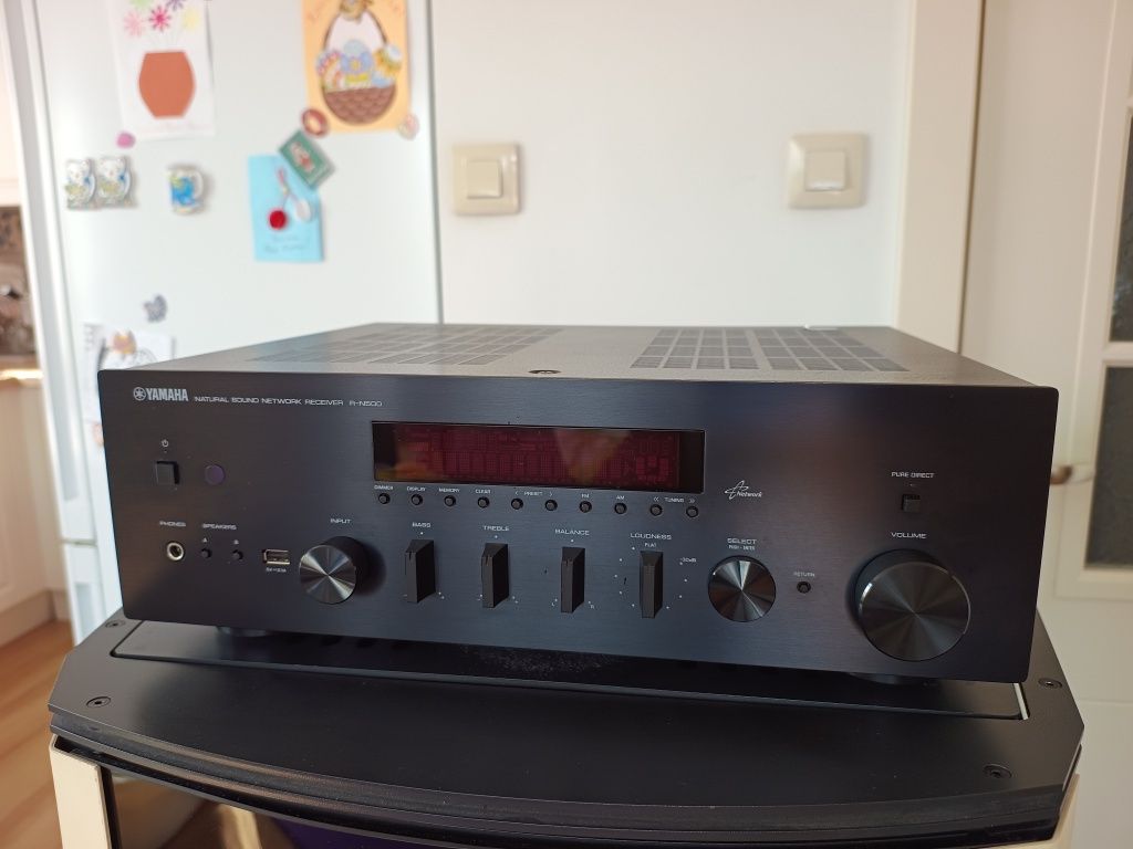 Yamaha R-N500 stereo amplifier