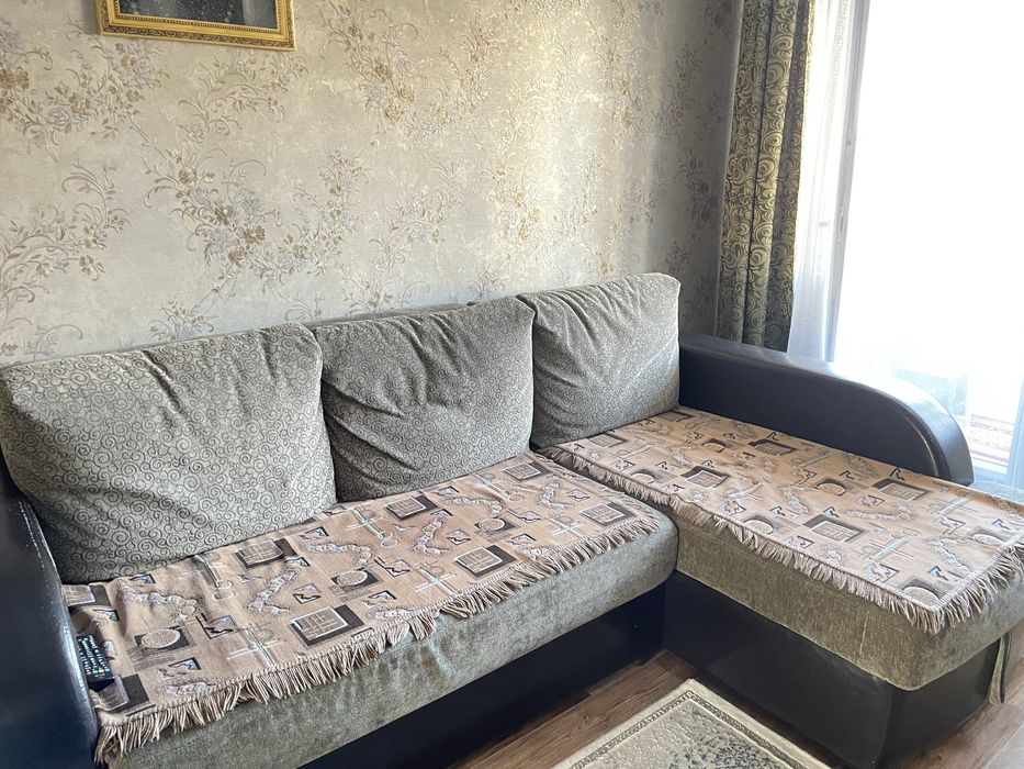 Продам диван угловой