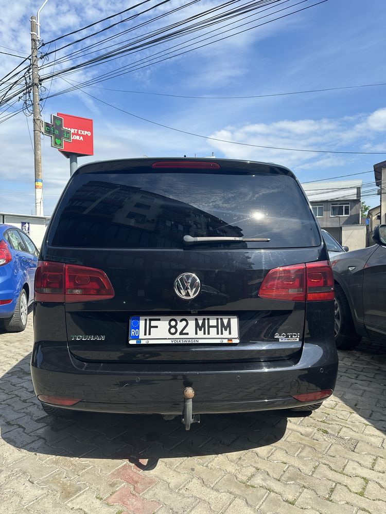 VW Touran foarte bine dotat si ingrijit