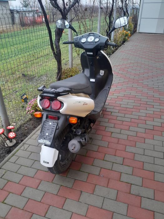 Vând scuter  Sym