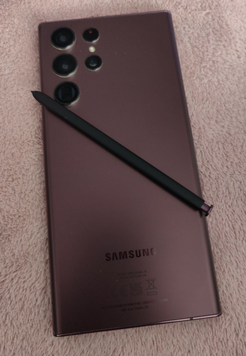 Vând Samsung S22 Ultra, 8/128, burgundy