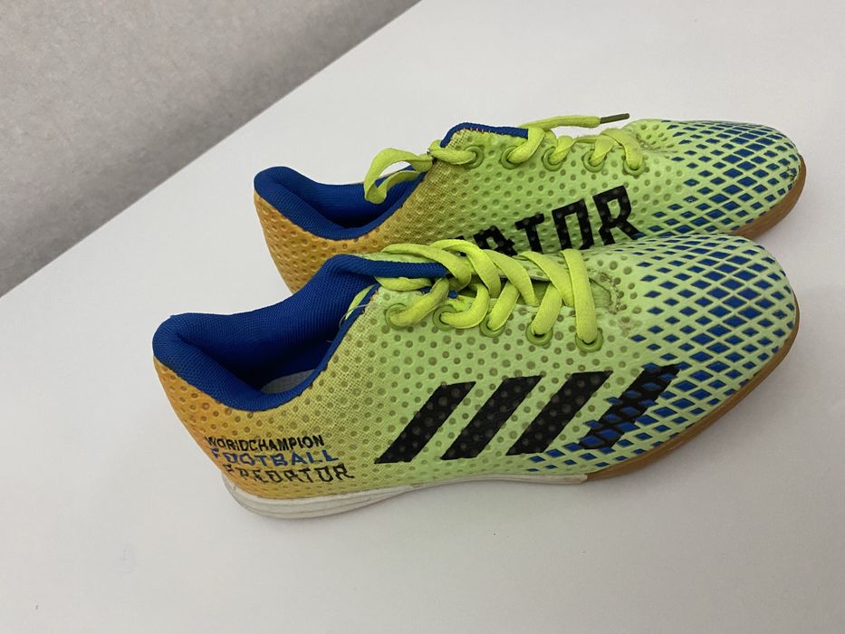 Продам новые бутсы