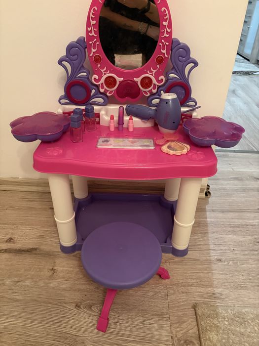Masuta de machiaj Jolie Chic