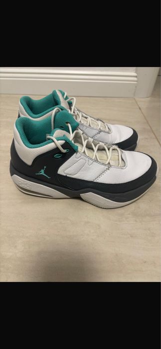 Vand adidasi in stare fiarte buna