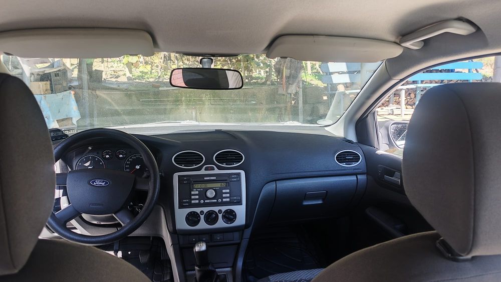 Vând Ford focus 2007 pe benzina motor 1600cm3