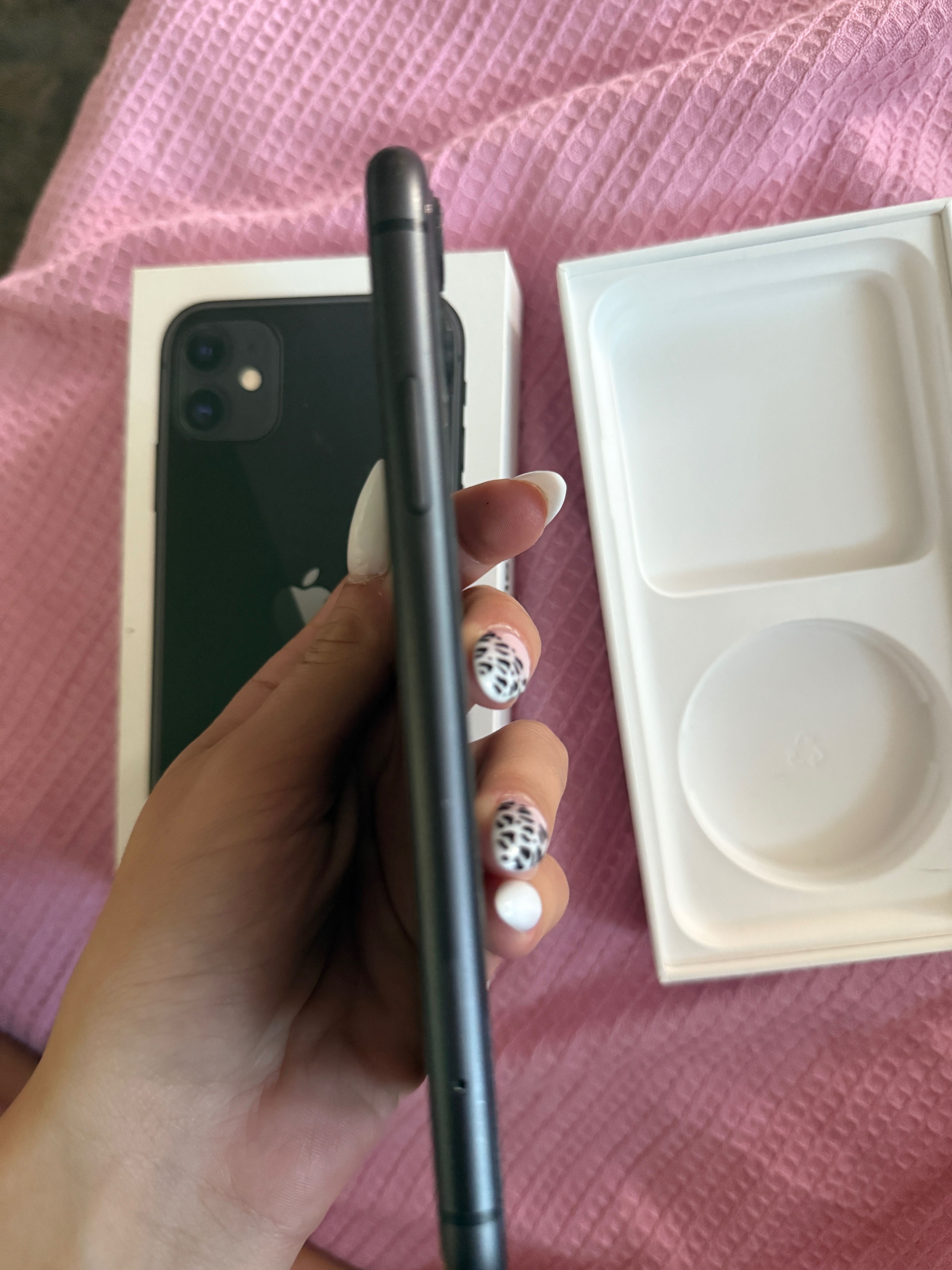 iphone 11 черен цвят