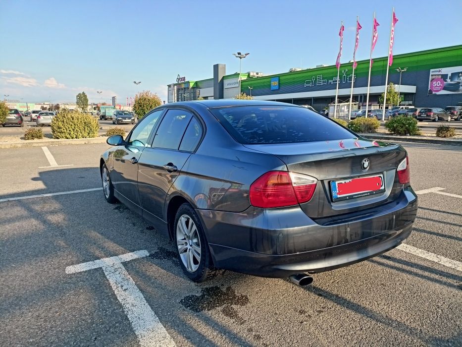 Vand BMW E90 320i benzina