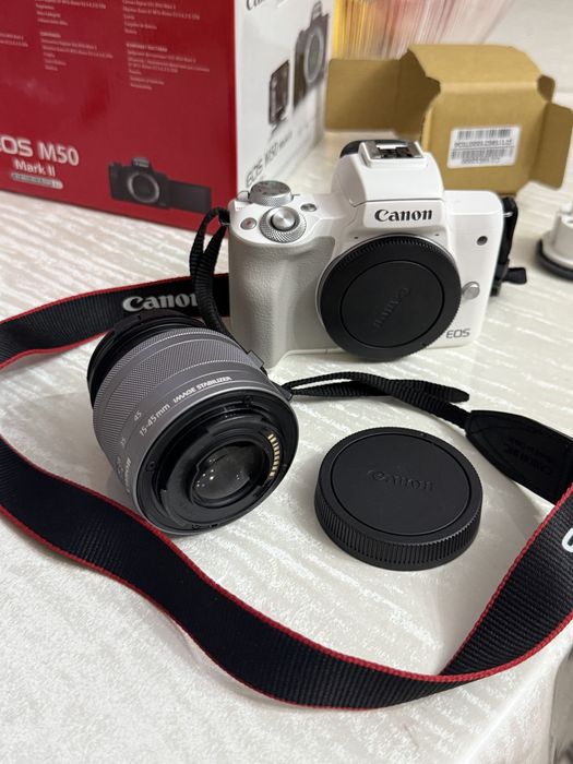 Фотокамера Canon EOS M50 Mark II   (белый/серый)