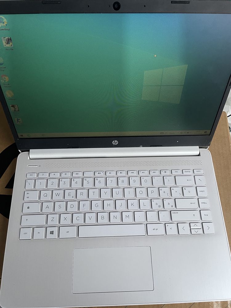 Laptop HP 14, 3020e