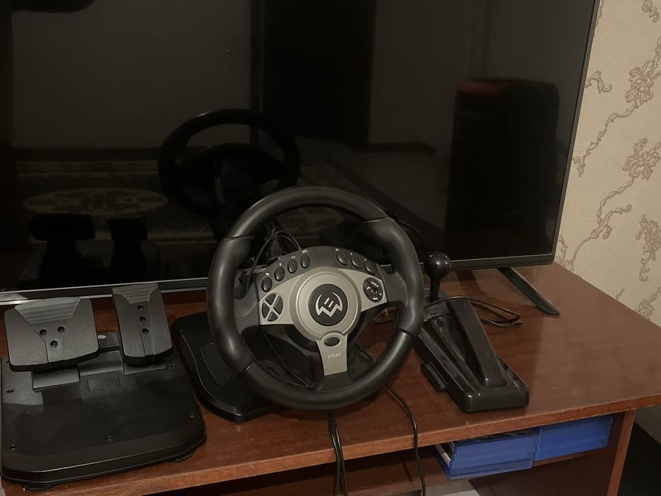 Продается игровой руль SVEN GC-W750