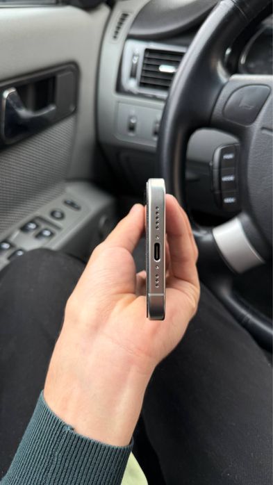 Iphone 15 pro sotladi