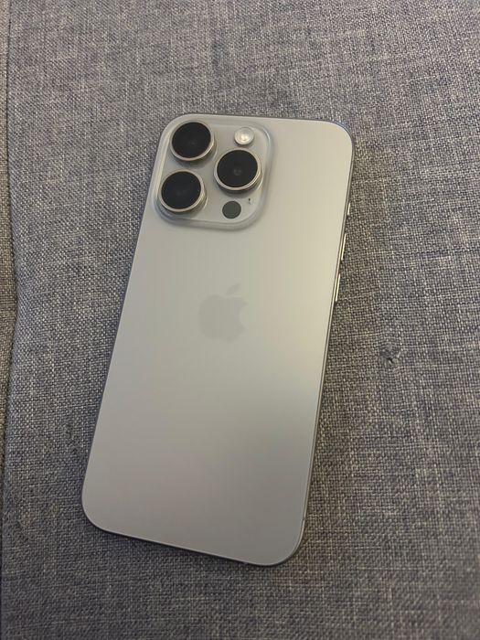 iPhone 15 pro, funcționează și arată 10/10. Sănătate baterie 86 %