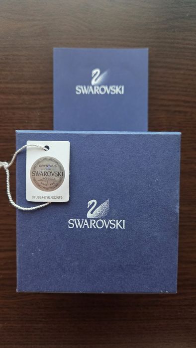 Дамски часовник модел Swarovski