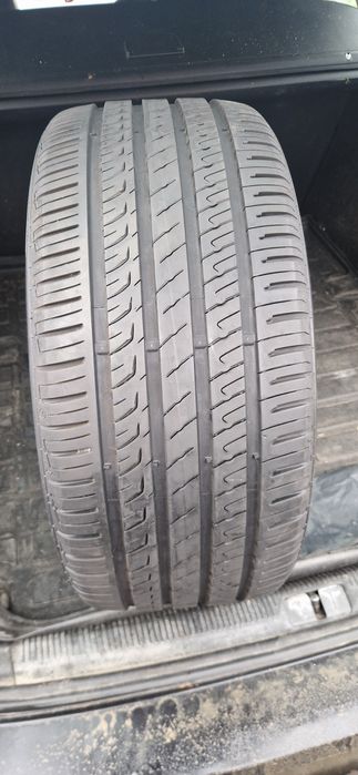 1 Anvelope Barum 245 40 R18 de vara . Dot 2021