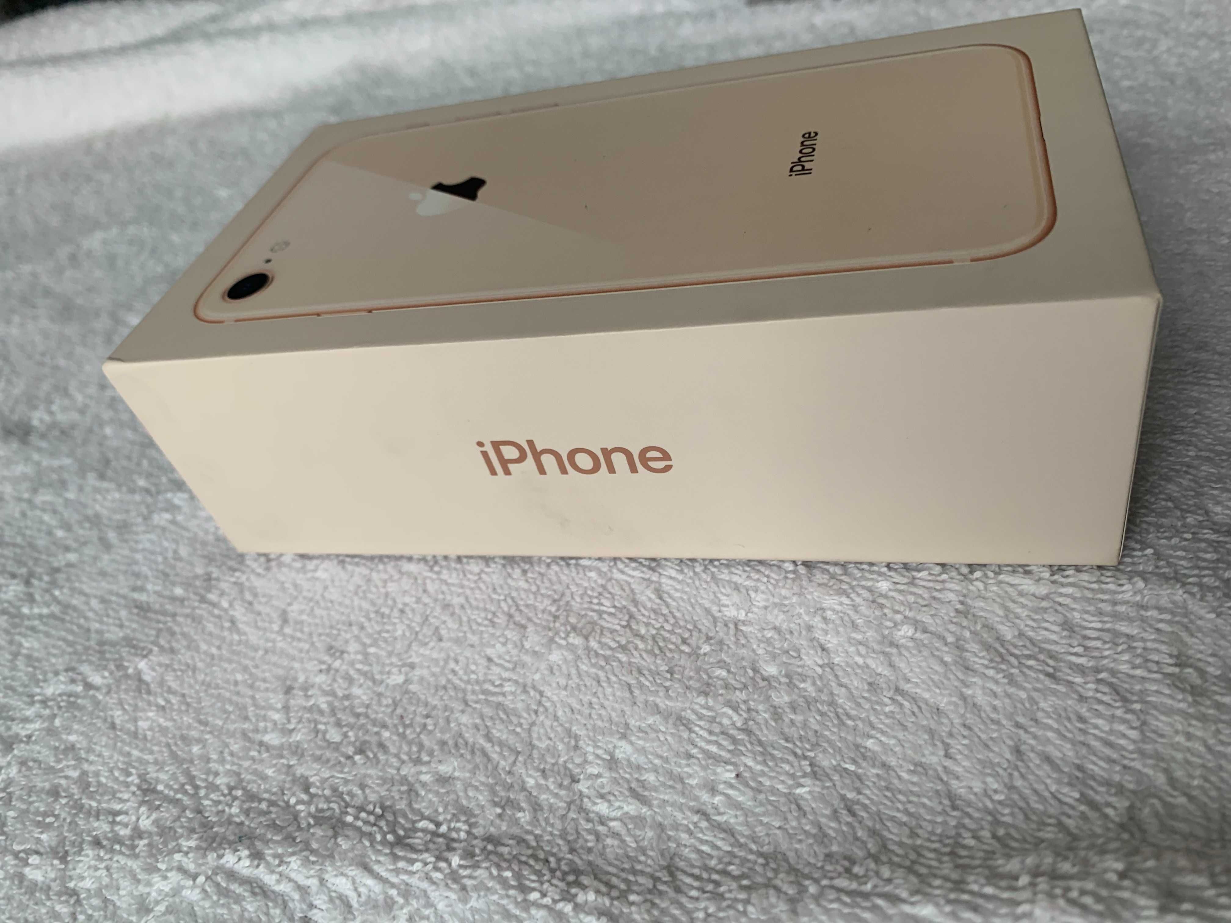 IPhone 8  64 Gb без драскотина