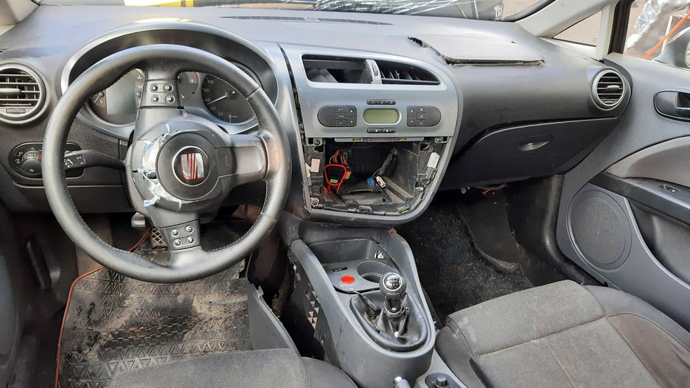 dezmembrez seat leon 1P cod motor BMM/usa fata leon 1p/haion leon 1p/