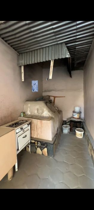 Шахар марказидан Катта ховли сотилади.