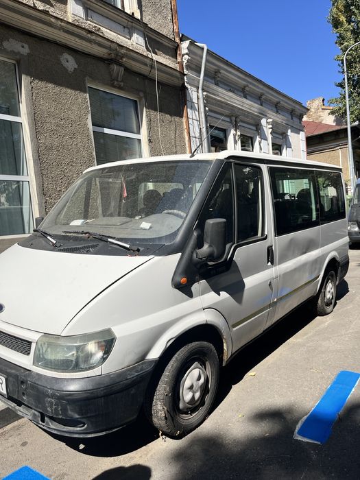 Ford transit 8+1