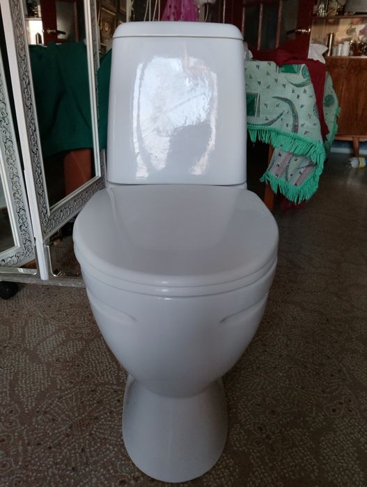 Унитаз в Отличном состоянии ,БУ.