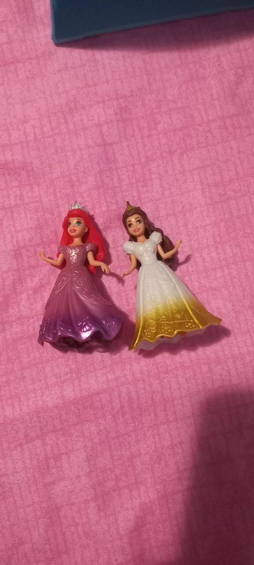 Casa stil rochie  disney cu 2 figurine disney