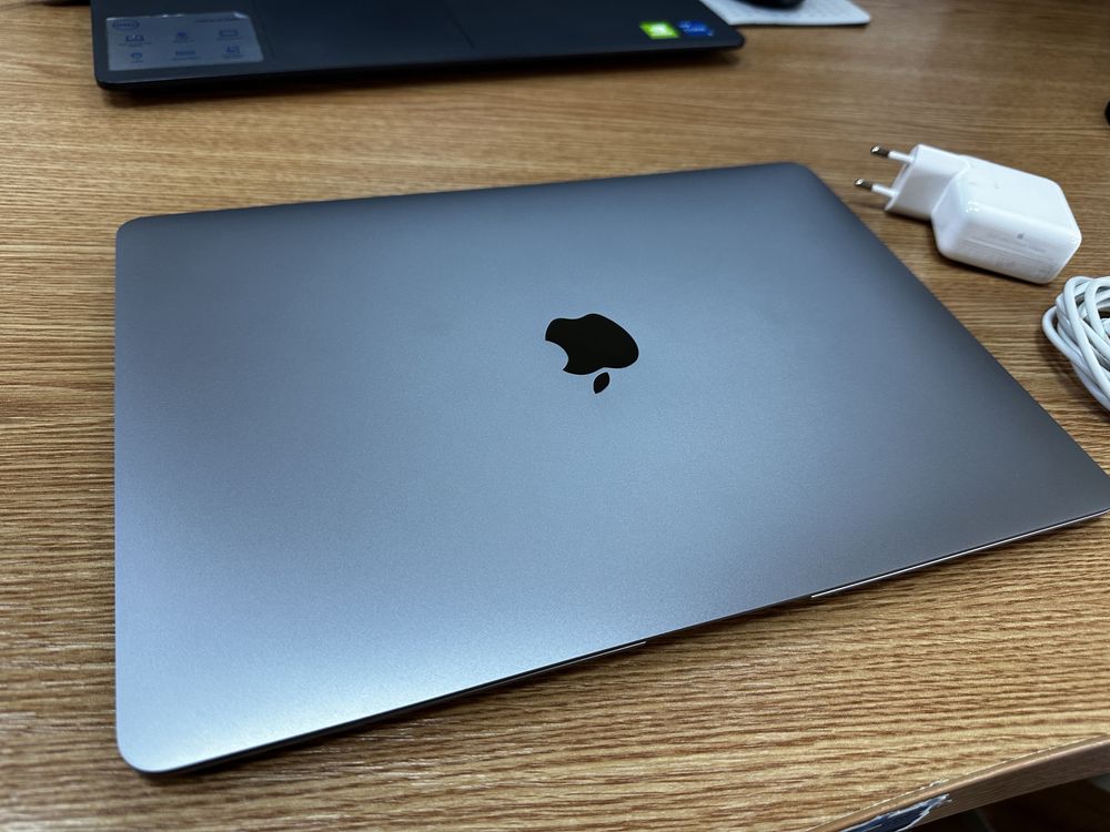 Macbook Air M1 256Gb/8Gb Ram