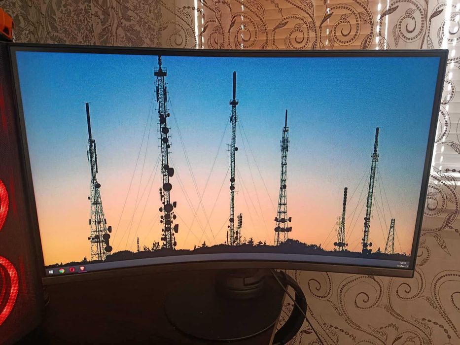 Монитор Samsung curved 27