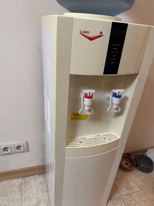 Диспенсър за вода