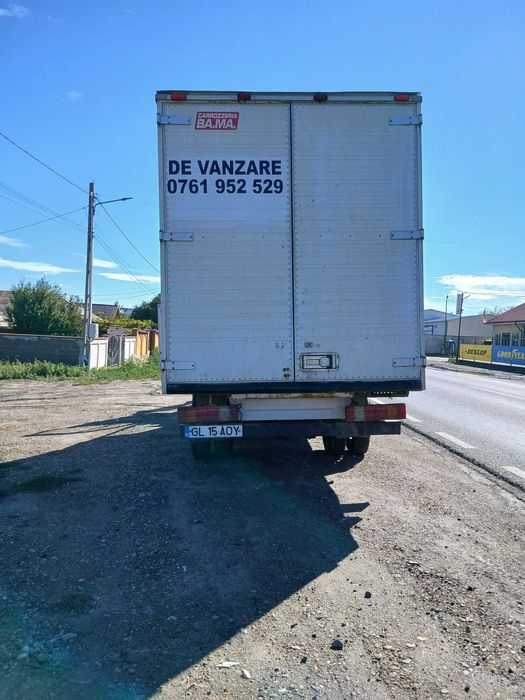 Vând Mercedes Benz 416 motor 2800 an 2004
