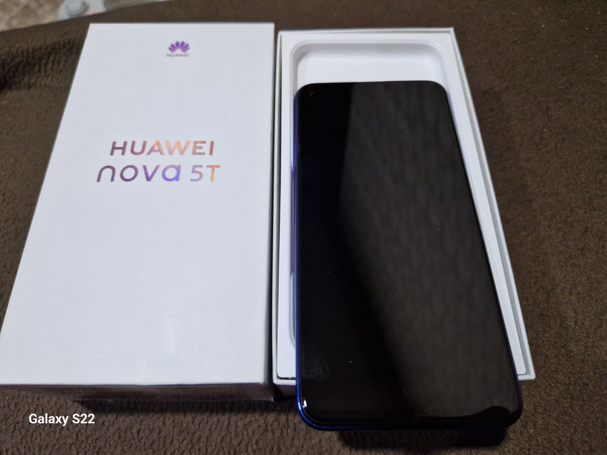 Huawei nova 5t почти нов