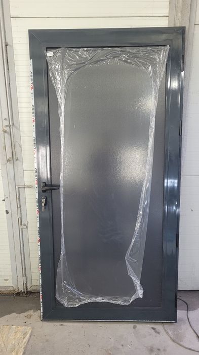 Producem la comanda geamuri și usi de Aluminiu Termopan sau Tripan