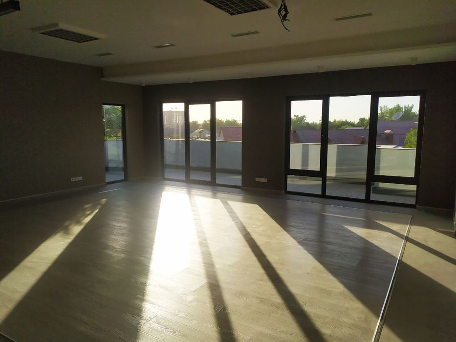 Noturar bino sotiladi. Yakkasaroy tuman moʻljal  l l B. 3sotik. 1280m2
