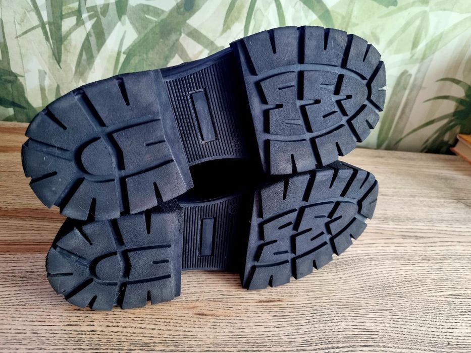 Зимни велурени обувки Mia