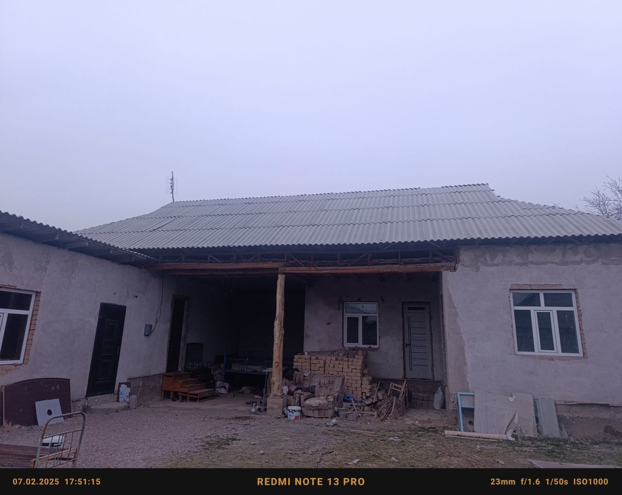 Xovli uy sotiladi