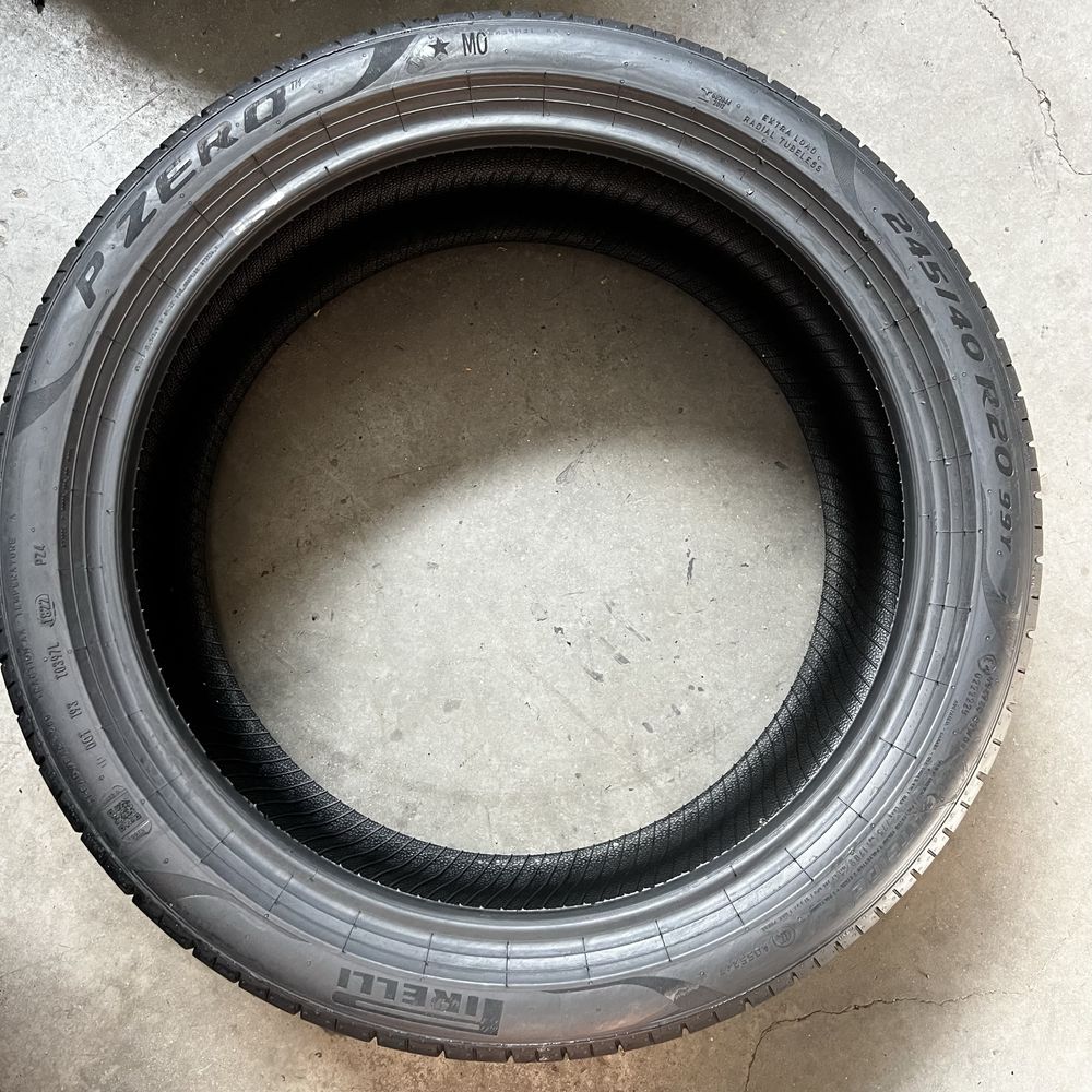2 sau 4 Anvelope vara 245 40 20 Pirelli DOT 2022